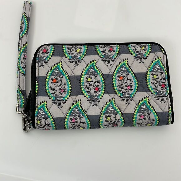 Vera Bradley RFID Grab and Go Wallet/Wristlet in Pattern Paisley Stripe. - Picture 1 of 10